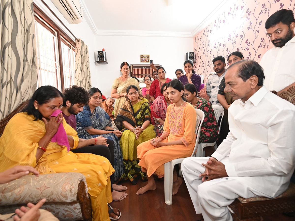 KCR Emotional On Seeing MLA Maganti Gopinath Photos4
