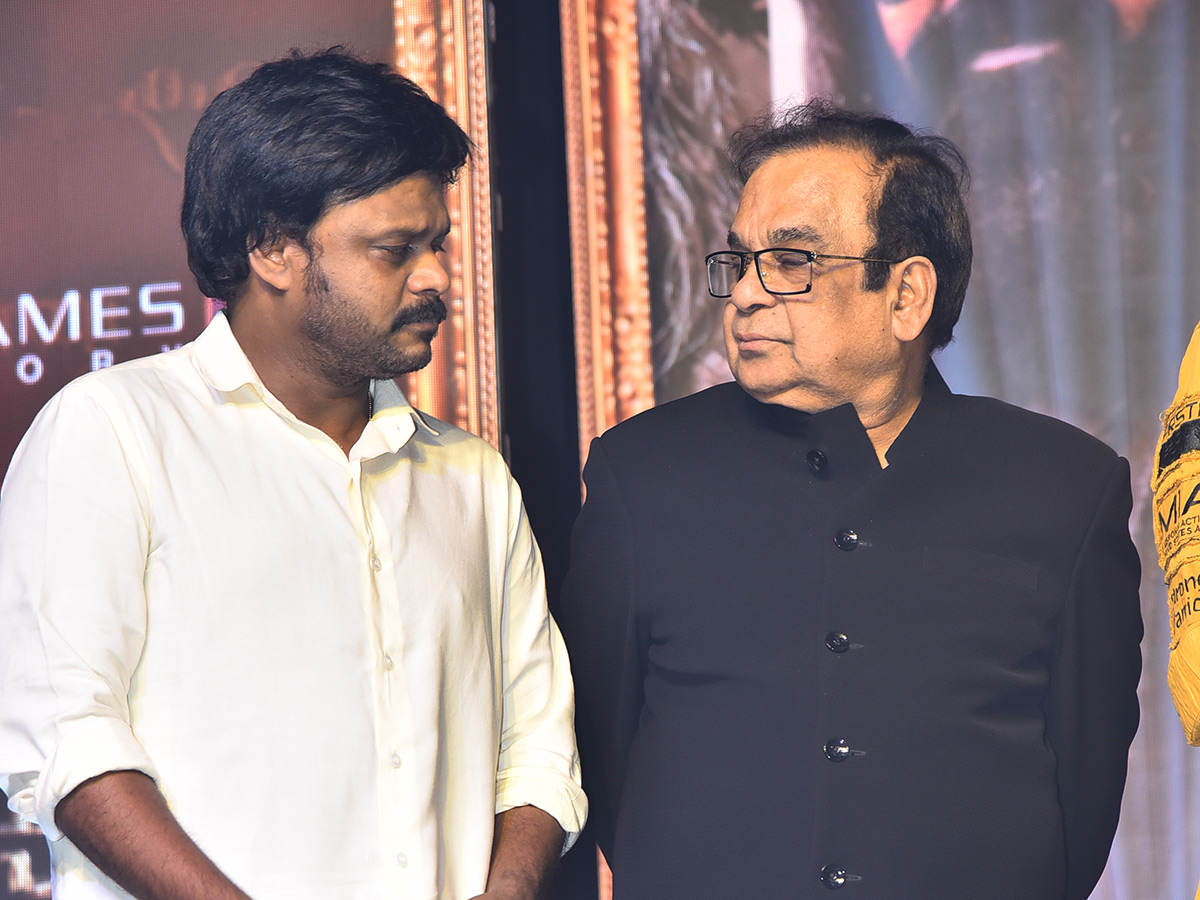 Manchu Vishnu's Kannappa Movie Pre Release Event In Guntur: Photos18