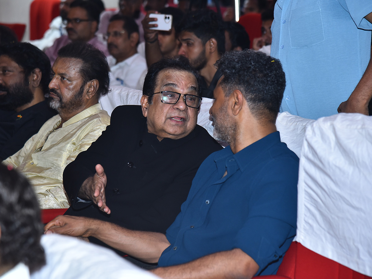 Manchu Vishnu's Kannappa Movie Pre Release Event In Guntur: Photos19