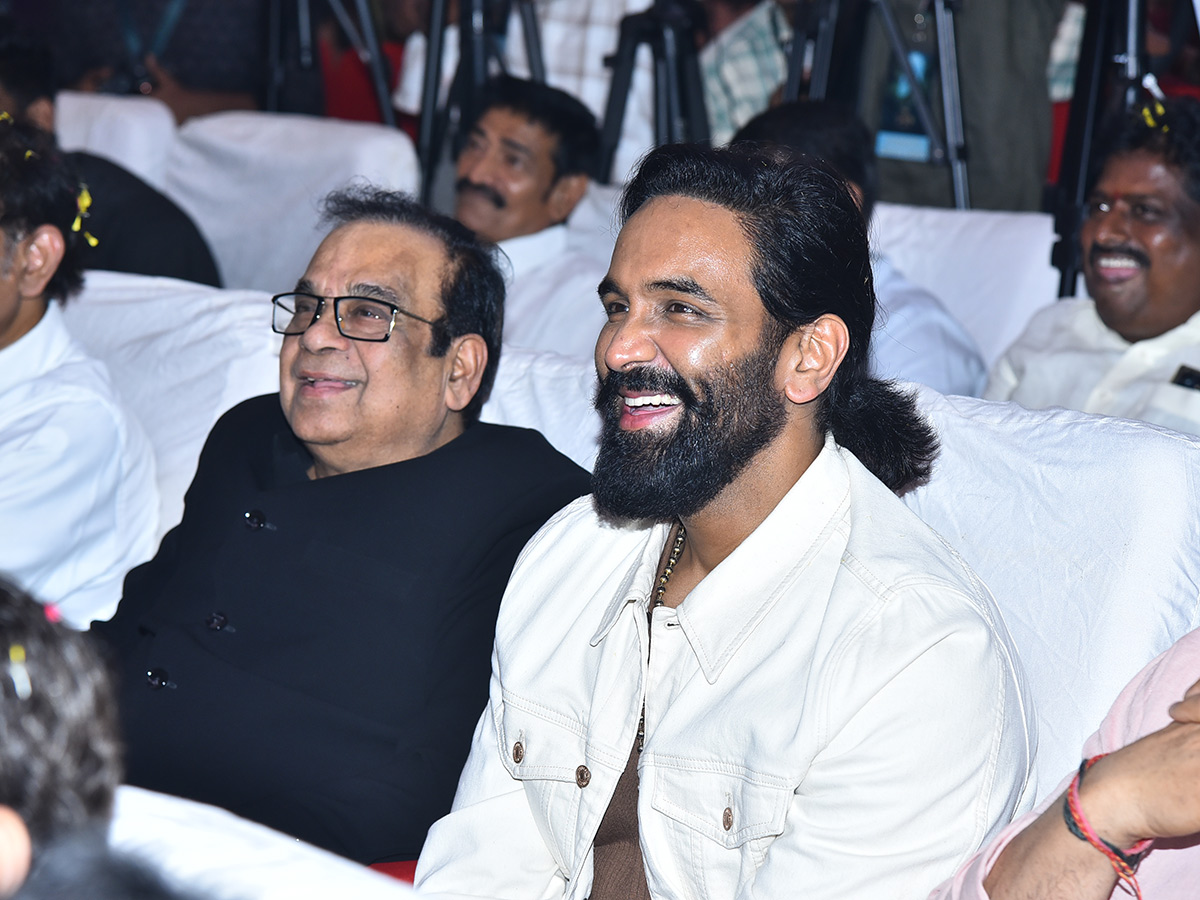 Manchu Vishnu's Kannappa Movie Pre Release Event In Guntur: Photos21