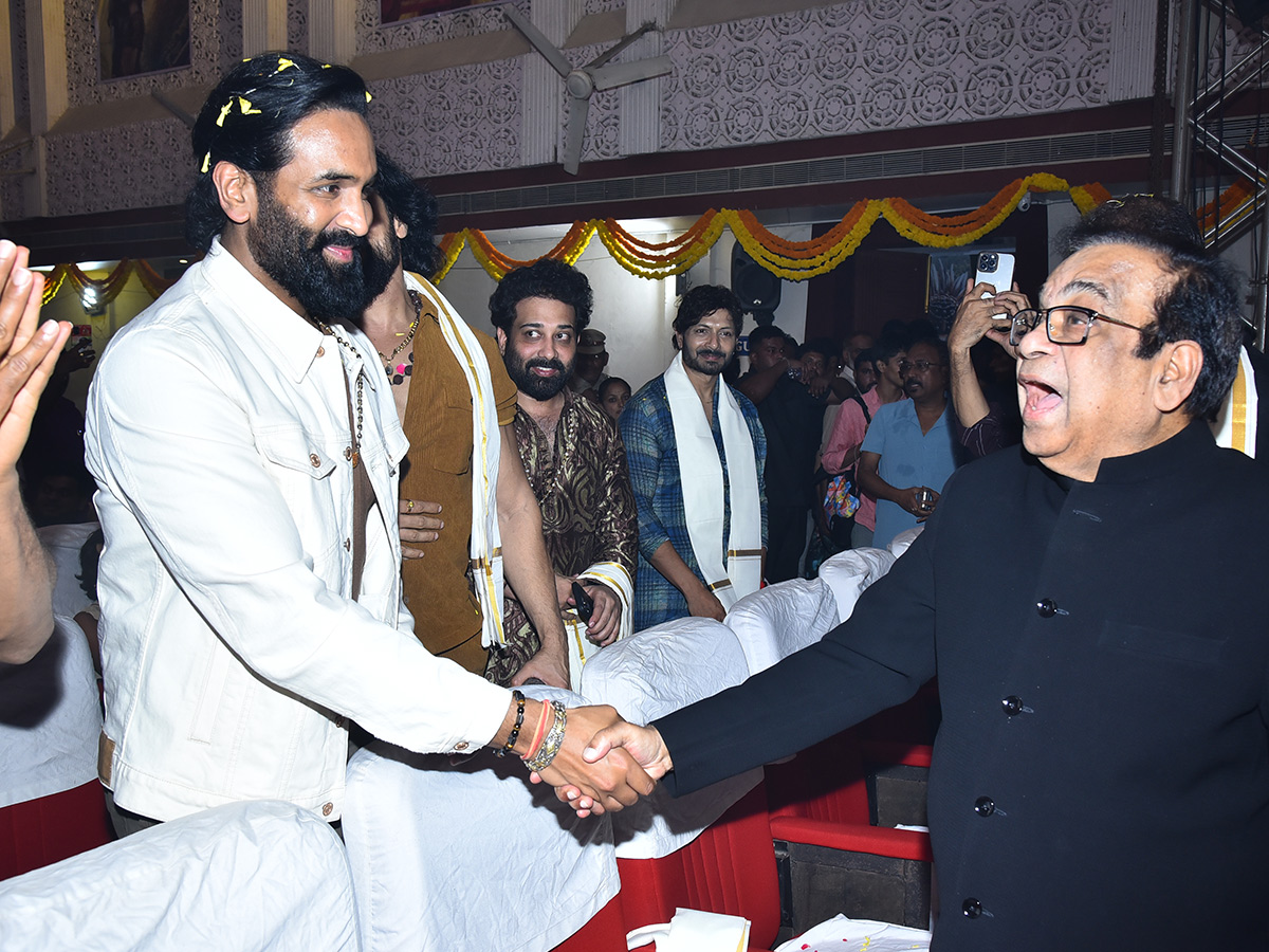 Manchu Vishnu's Kannappa Movie Pre Release Event In Guntur: Photos7