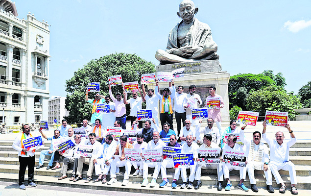 విషాద సూచిక.. ఆకస్మిక వేడుక!1