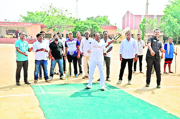 హెమోఫిలియా బాధితులకు మందుల పంపిణీ1