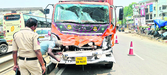 నిత్యాన్నదాన పథకానికి రూ.లక్ష విరాళం 1
