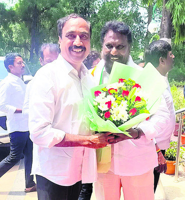 మంత్రి అడ్లూరికి అభినందనల వెల్లువ2