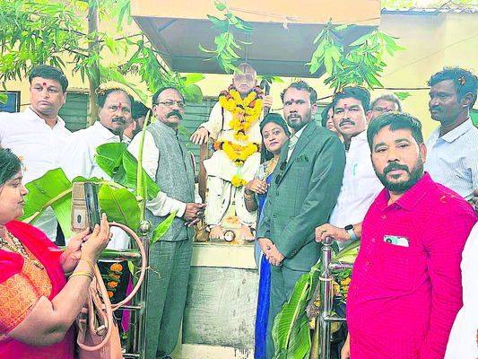 అపూర్వ సమ్మేళనం2