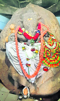 దశభుజ గణపతికి విశేష పూజలు1