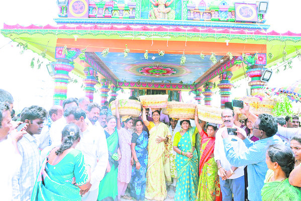 రామయ్య సేవలో పాలకుర్తి ఎమ్మెల్యే 2