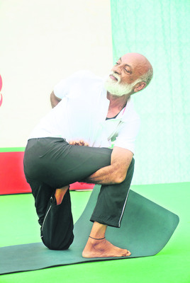 ఆసనాలతో ఆరోగ్యయోగం 1