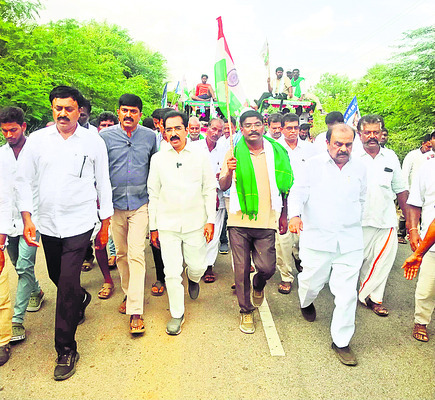 ఆర్డీటీకి అవాంతరాలు సృష్టించడం దారుణం1