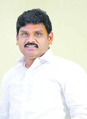 ప్రజా వైద్యానికి                  వైఎస్‌ జగన్‌ పెద్దపీట1
