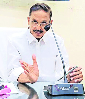 అన్ని వార్డుల్లో అభివృద్ధి పనులు నిర్వహించాలి 1