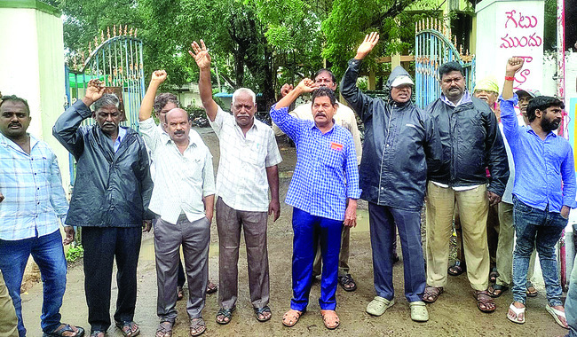 మునిసిపల్‌ కార్మికుల పోరు ఉద్ధృతం 1