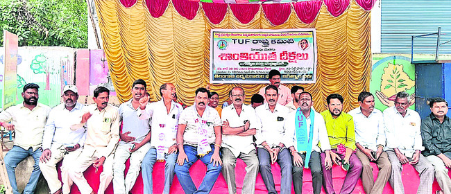 బాధితుల సమస్యలు పరిష్కరిస్తాం1