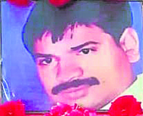 మామిడి తోట.. పేలిన తూటా!1