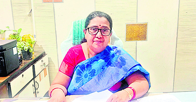 వైద్యుడు దేవుడితో సమానం1