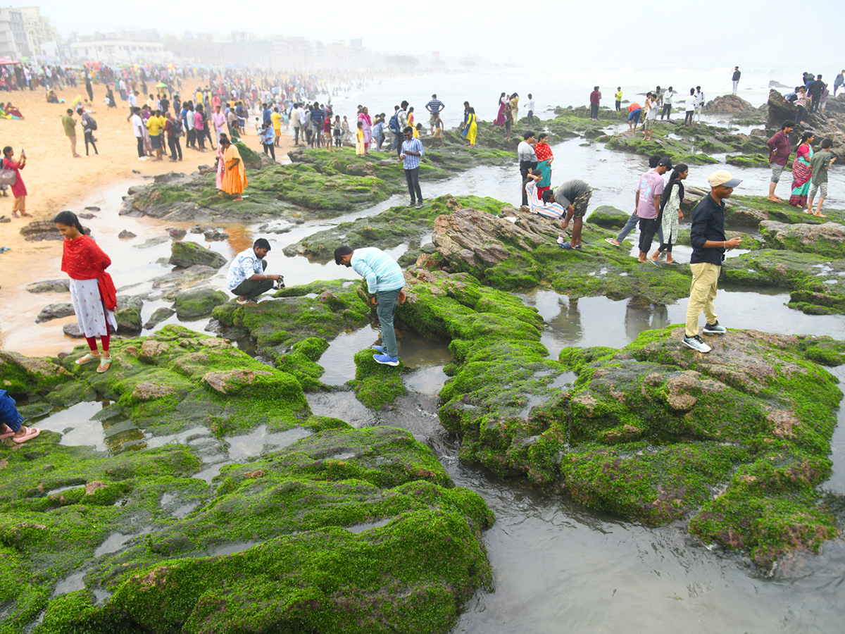 People Enjoying At RK Beach In Visakhapatnam: Photos1