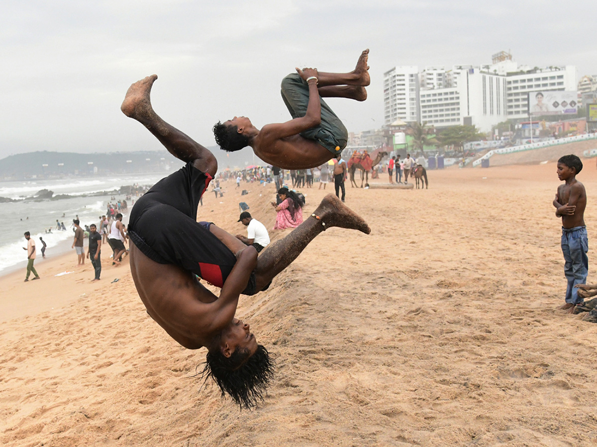 People Enjoying At RK Beach In Visakhapatnam: Photos11