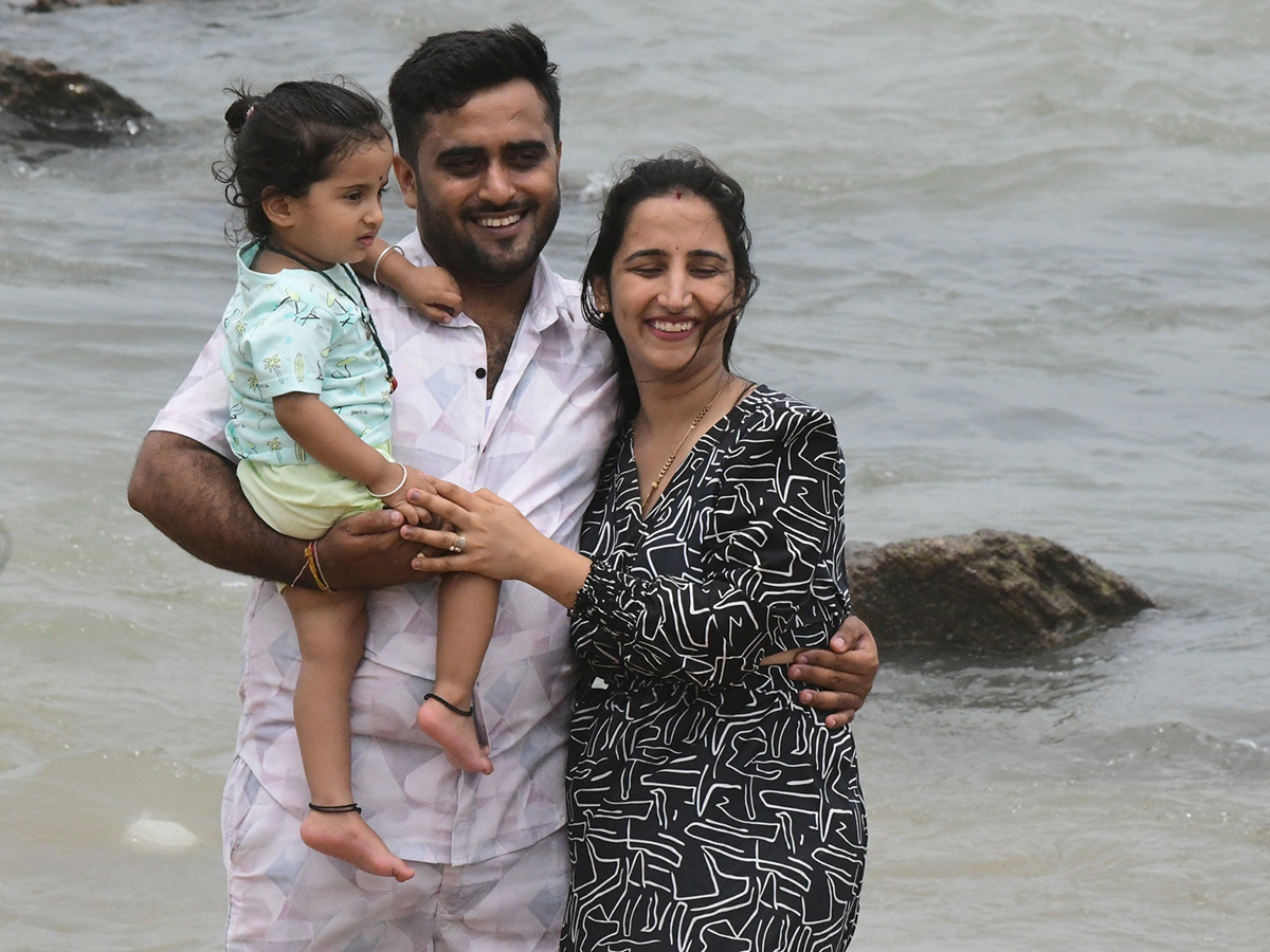 People Enjoying At RK Beach In Visakhapatnam: Photos5