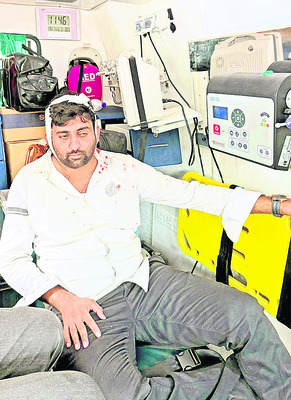 రక్తమోడినా తరగని అభిమానం 1