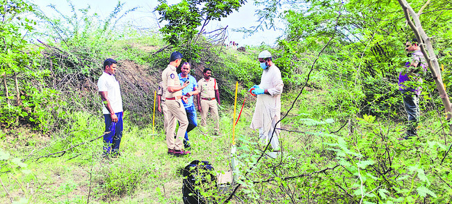 జాడ లేని లక్ష్మిత్‌.. పోలీసుల ముమ్మర గాలింపు 2
