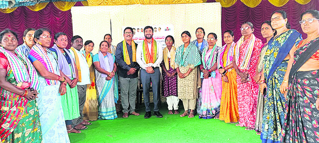 భక్తులకు సదుపాయాలు కల్పించండి3