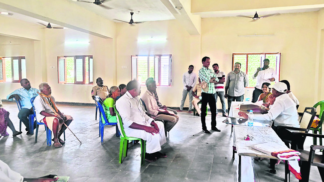 రిమ్స్లో ‘దళారుల దందా’..!1