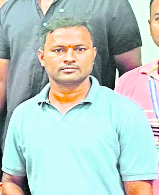 రేగులగండి చెరువులో  కార్మికుడి గల్లంతు 1
