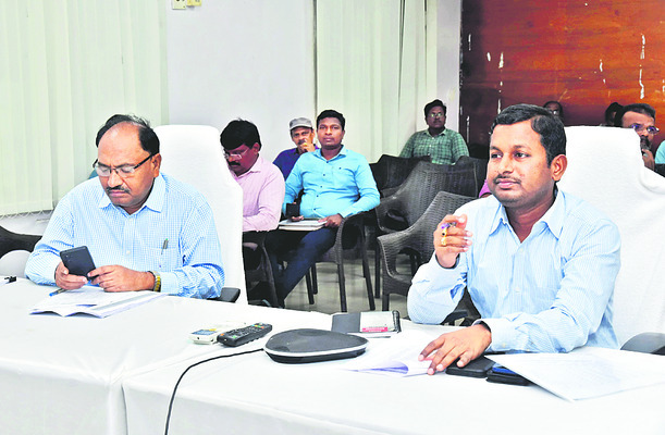 బధిరుల సమస్యలను పరిష్కరించాలి 
1