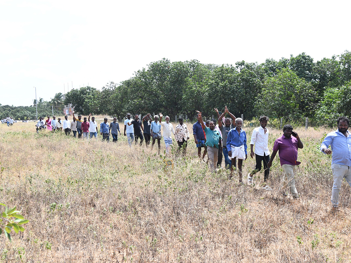 Crowd Rush To YS Jagan Bangarupalyam Tour Photos11