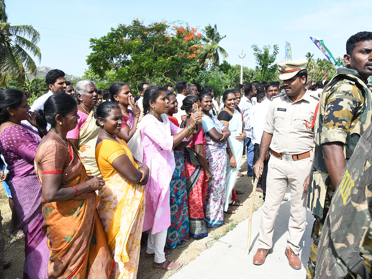 Crowd Rush To YS Jagan Bangarupalyam Tour Photos25