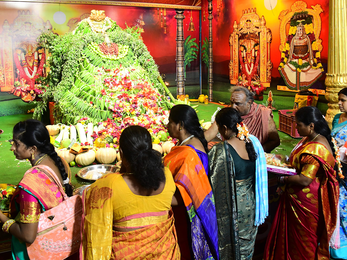 Shakambari Utsavalu 2025 in Vijayawada Indrakeeladri23
