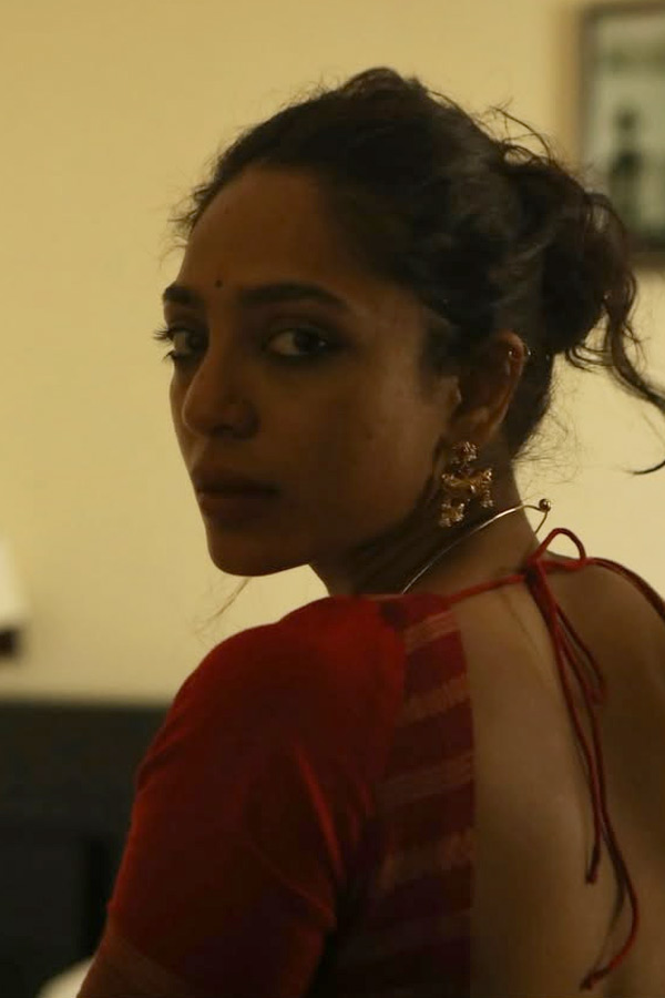 Sobhita Dhulipala looks stunning in a traditional saree look Photos6