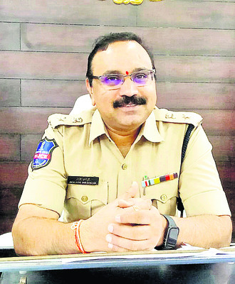 ఊరికో పోలీస్1