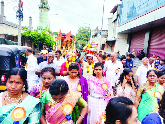 కుల దూషణ కేసుకు భయపడి యువకుడు ఆత్మహత్య 1