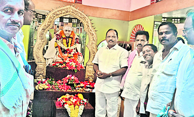 ●భక్తిశ్రద్ధలతో గురుపౌర్ణమి1