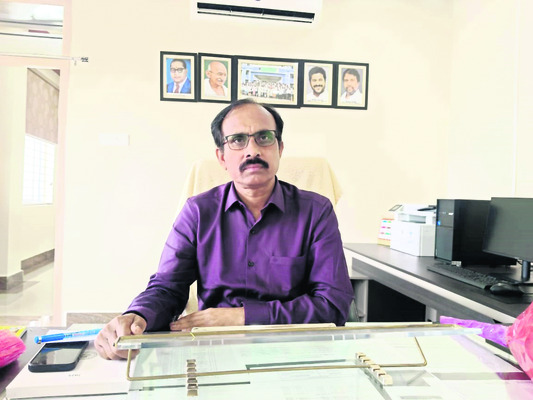 బాధ్యతల స్వీకరణ
3