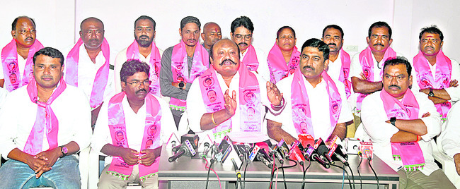 స్థానిక సంస్థల ఎన్నికల్లో బీఆర్‌ఎస్‌దే విజయం
2
