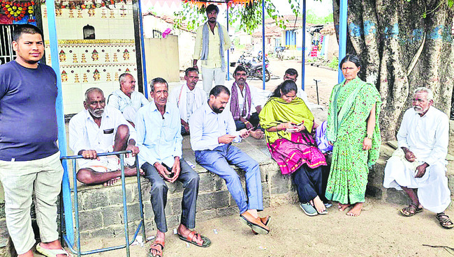 భూములాక్కోవడం దారుణం
3