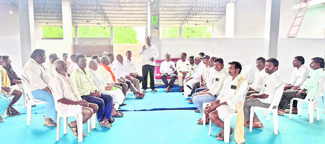 గొలుసుకట్టు వ్యాపారాల జోలికి వెళ్లొద్దు : ఎస్పీ  
1