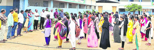 నకిలీ విత్తనాలు అమ్మితే కఠిన చర్యలు
2