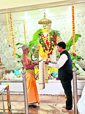 భక్తిశ్రద్ధలతో గురుపౌర్ణమి 3
