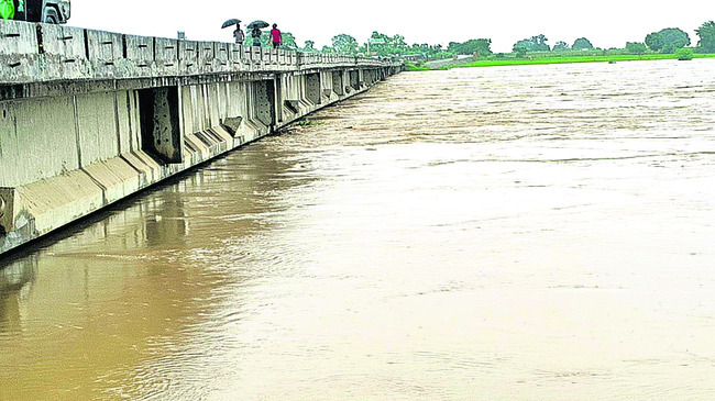 వాన జోరు.. వరద హోరు!4