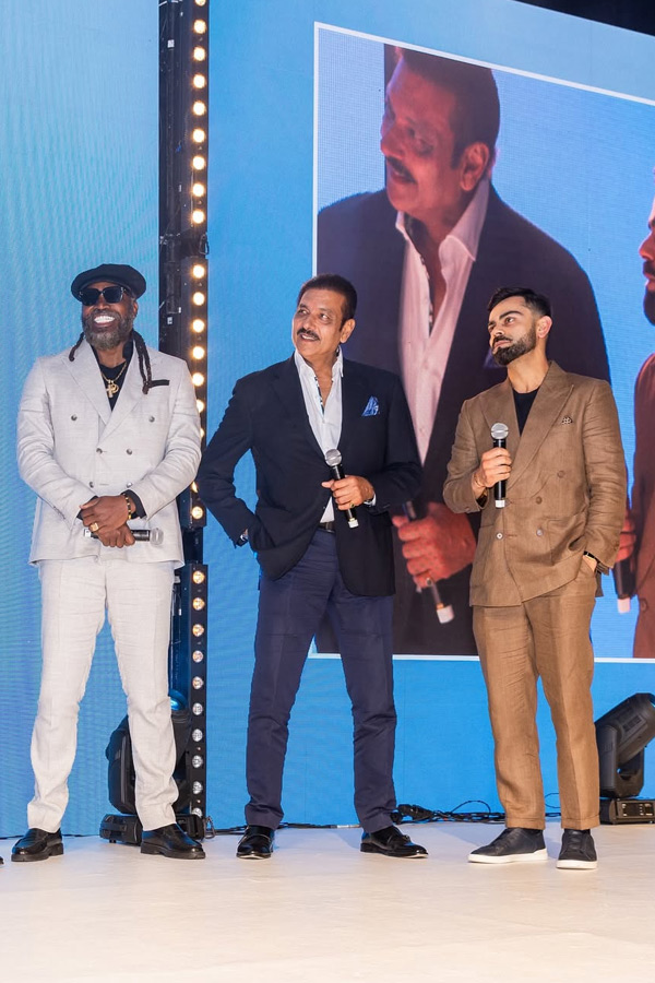 Yuvraj Singh Hosts Star-Studded Charity Dinner Photos15