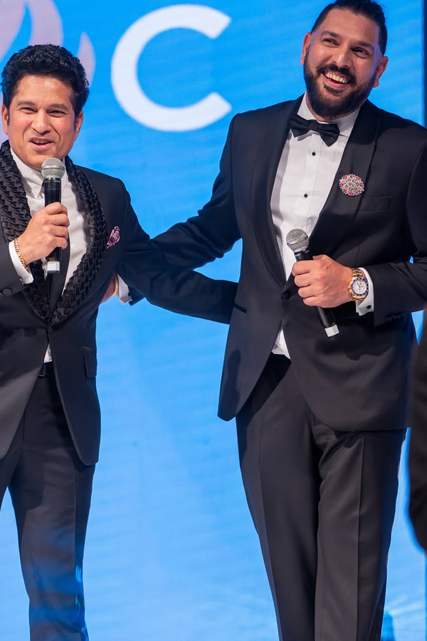 Yuvraj Singh Hosts Star-Studded Charity Dinner Photos20
