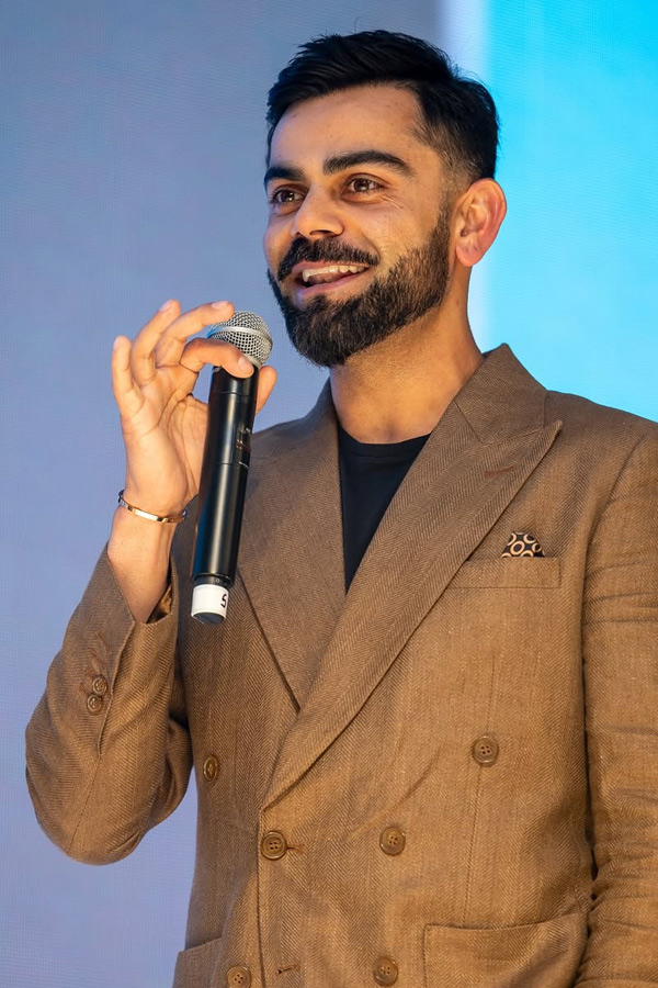 Yuvraj Singh Hosts Star-Studded Charity Dinner Photos3