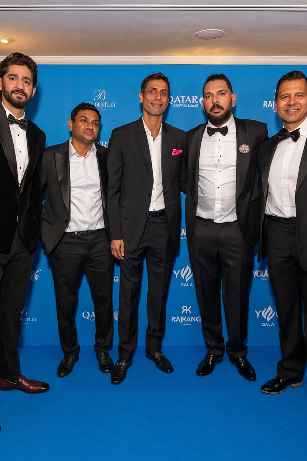 Yuvraj Singh Hosts Star-Studded Charity Dinner Photos5