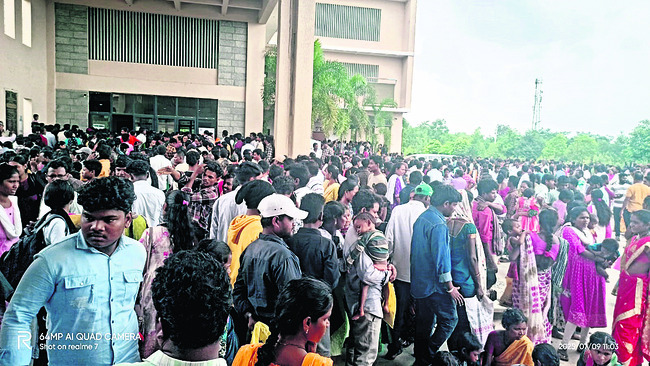 ఆధార్‌ క్యాంపునకు విశేష స్పందన1