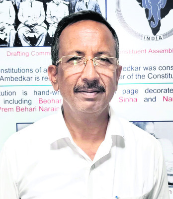 ఆరు మండలాల్లో ఎంపీడీఓలు లేరు!1