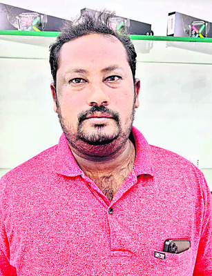 చికిత్స పొందుతున్న యువకుడి మృతి
1